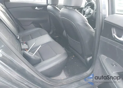 2021 Kia Forte Gt-Line z USA, uszkodzony, nr VIN 3KPF34AD9ME284137